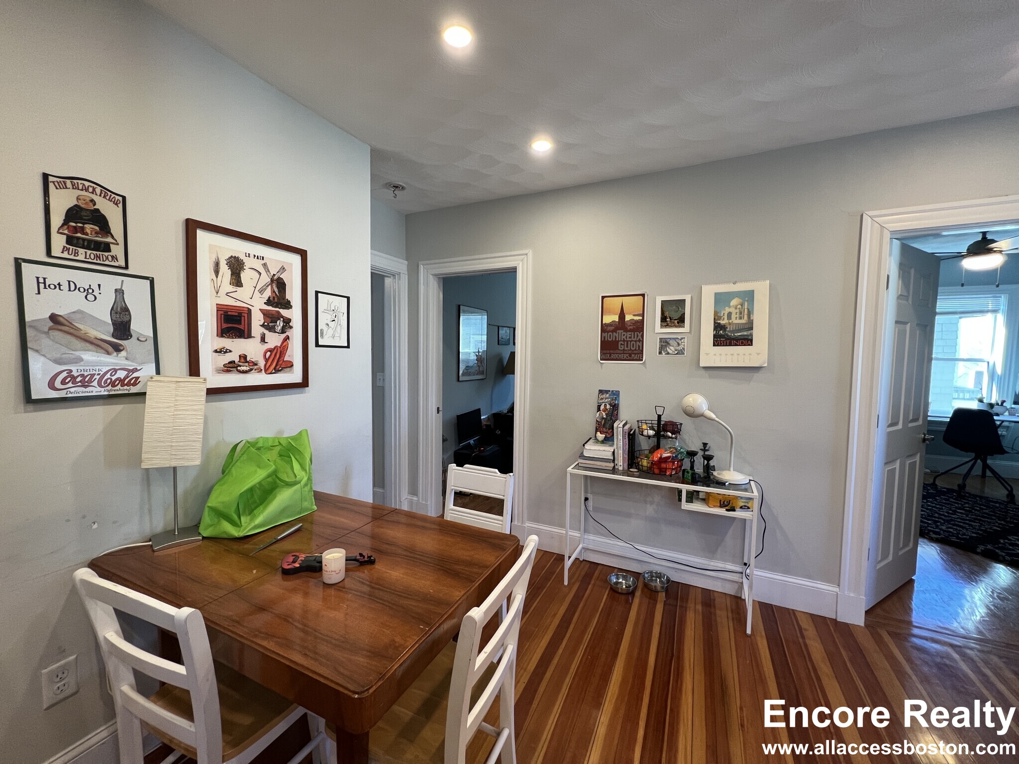 305 Highland Ave, Powder House Square