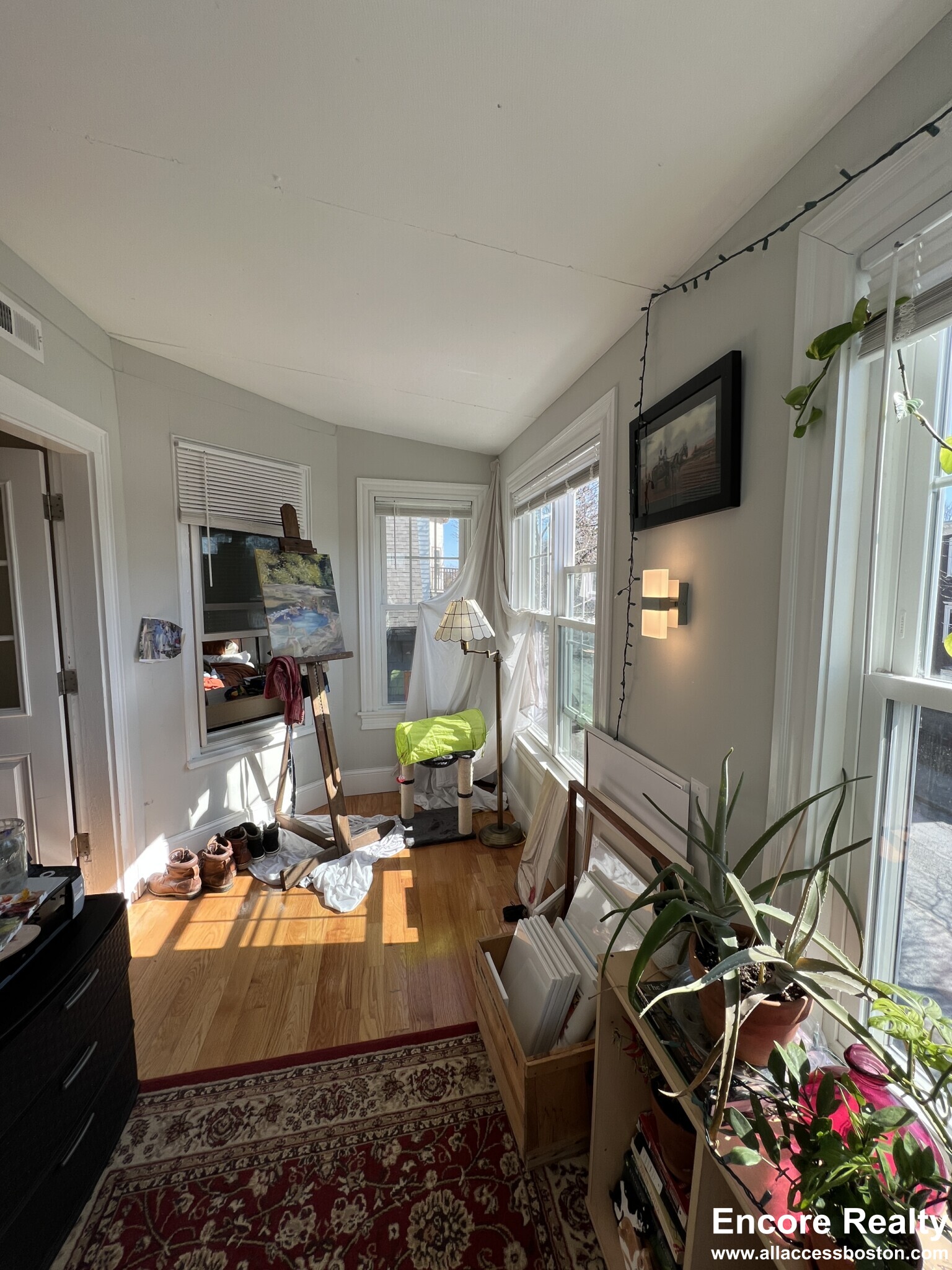 305 Highland Ave, Powder House Square