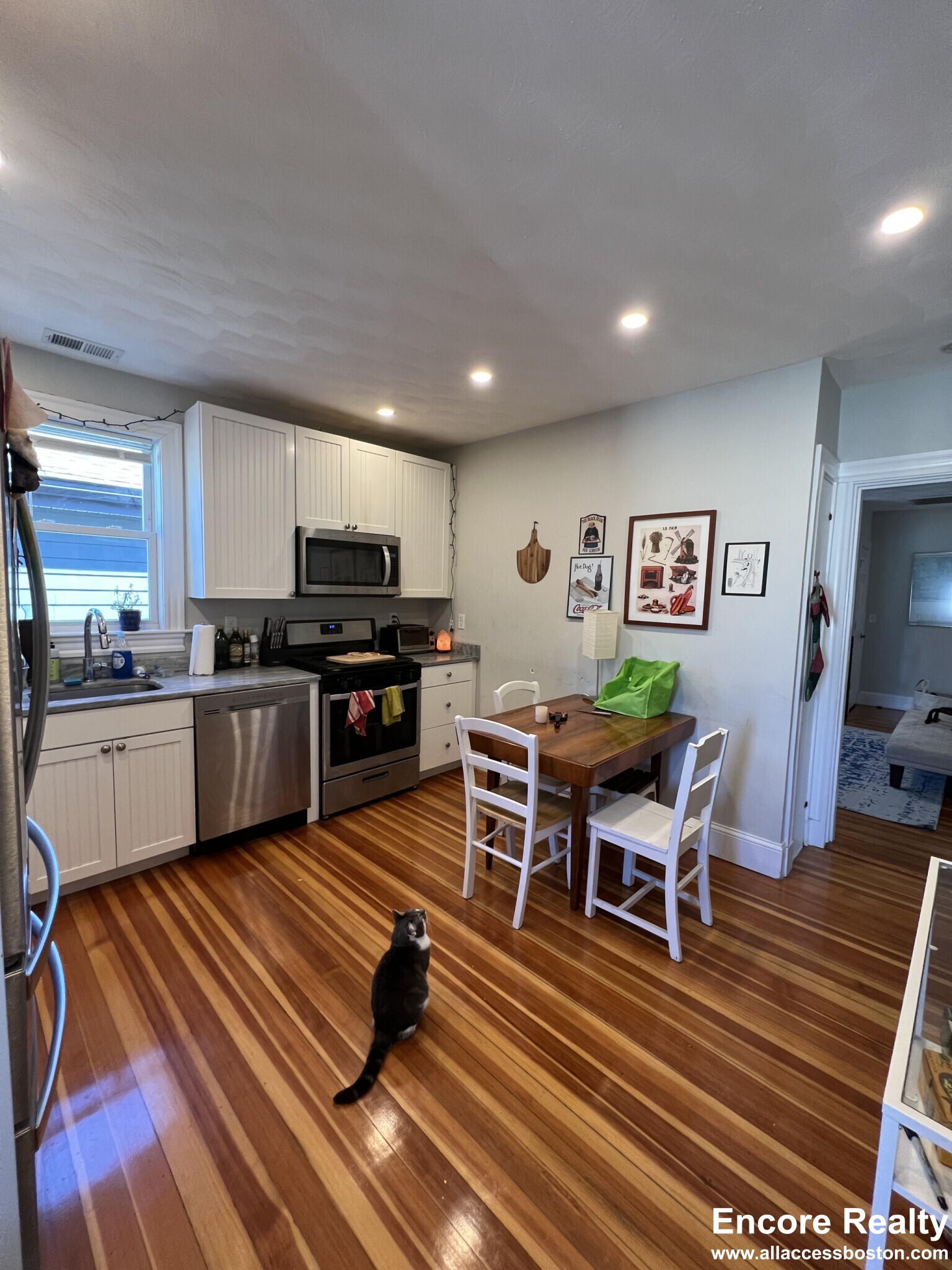 305 Highland Ave, Powder House Square