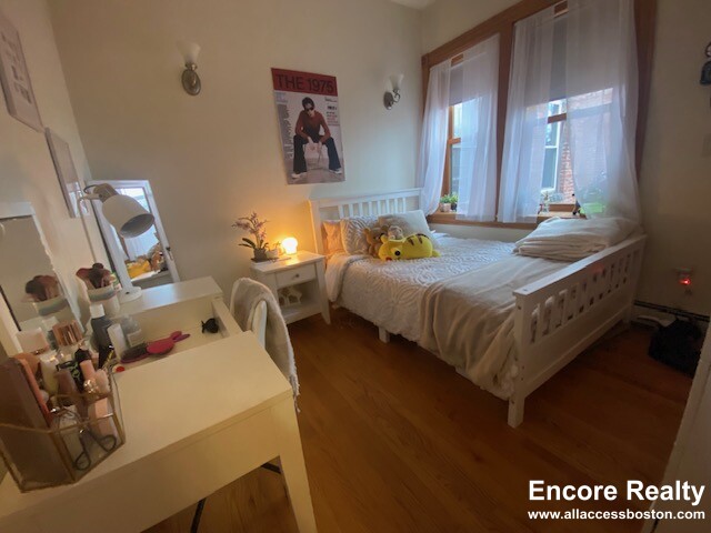 97 Myrtle St, Beacon Hill