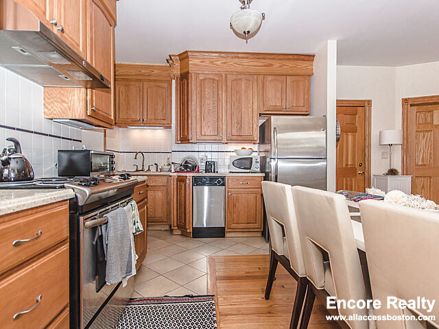 60 Phillips St, Beacon Hill