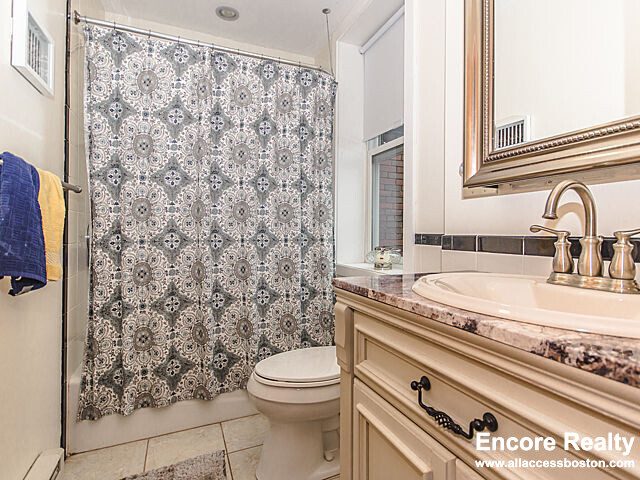 60 Phillips St, Beacon Hill