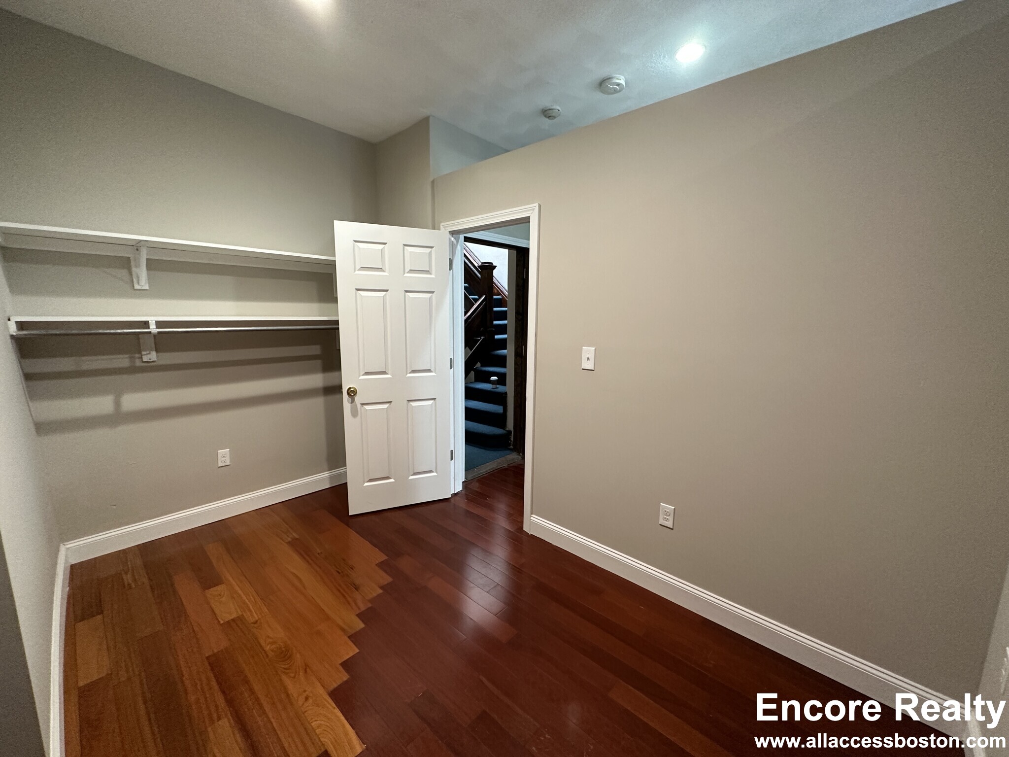 250 Newbury St, Back Bay