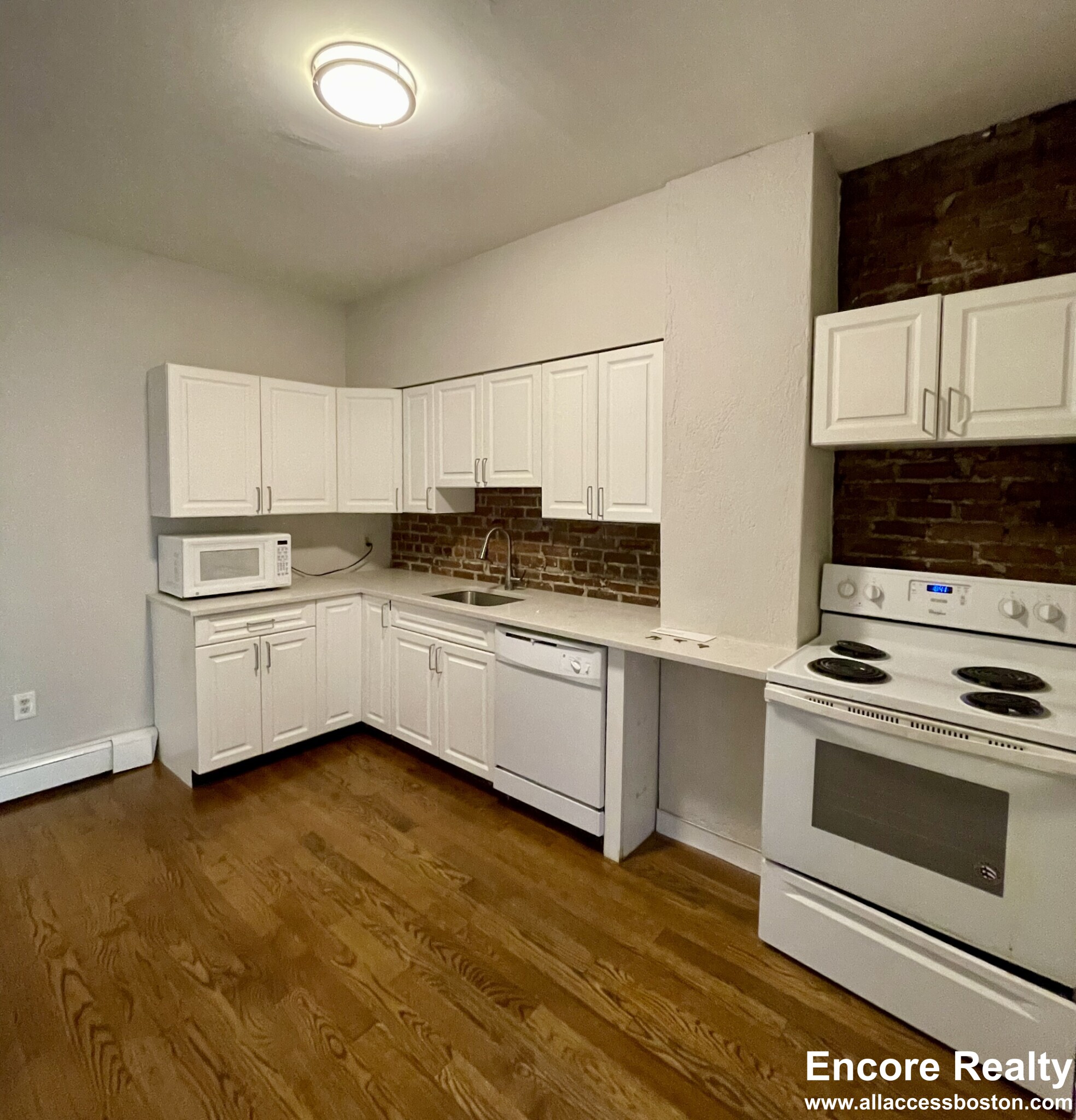 11 Stearns Rd, Coolidge Corner