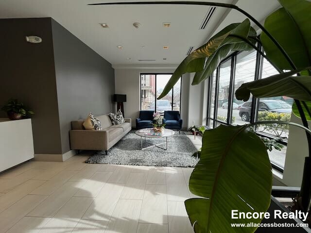 45 Marion St, Coolidge Corner