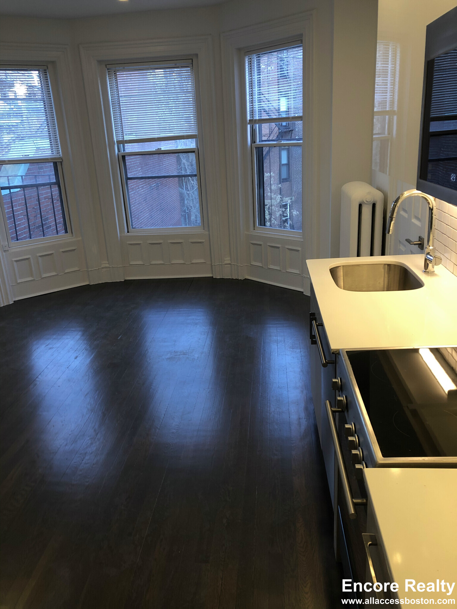 225 Newbury St, Back Bay