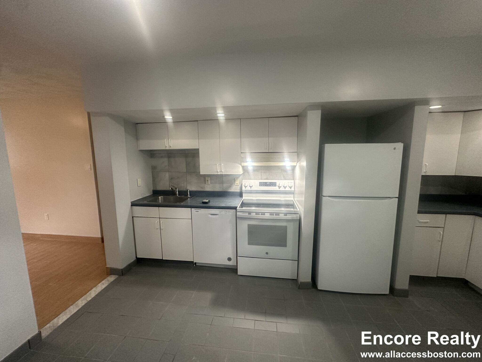 90 Albion St, Powder House Square