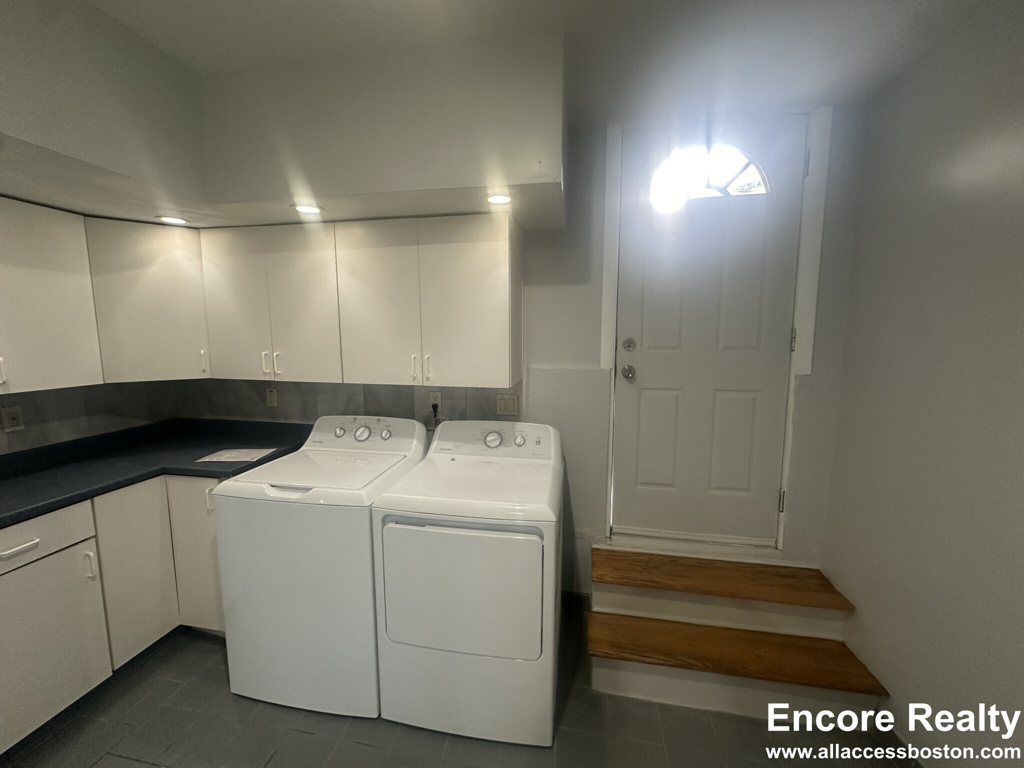 90 Albion St, Powder House Square