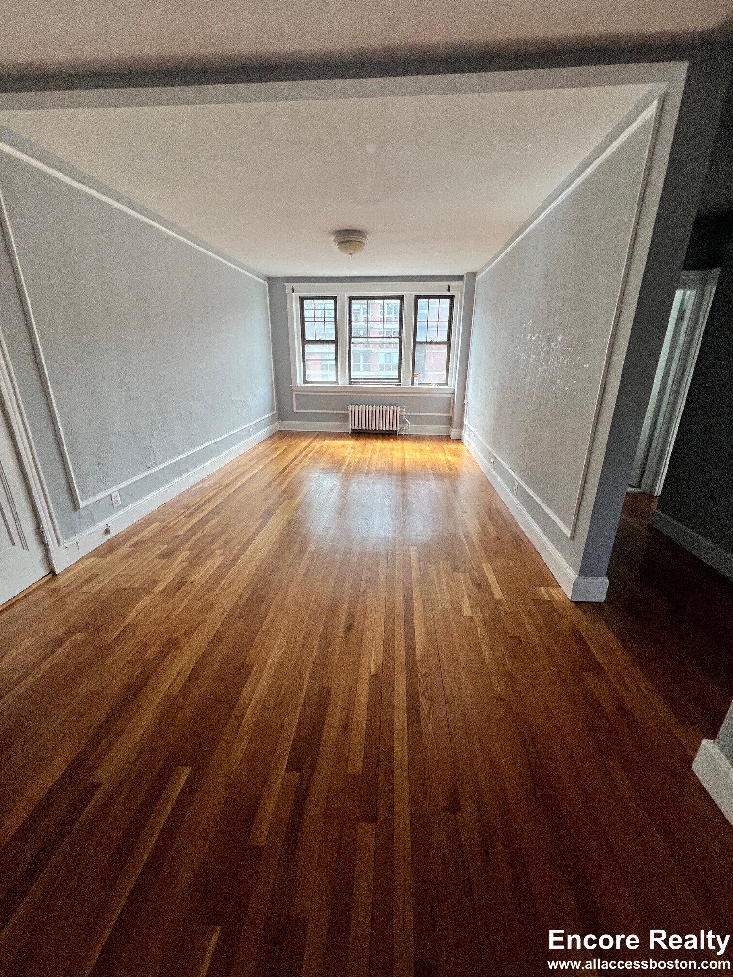 2003 Commonwealth Ave, Brighton