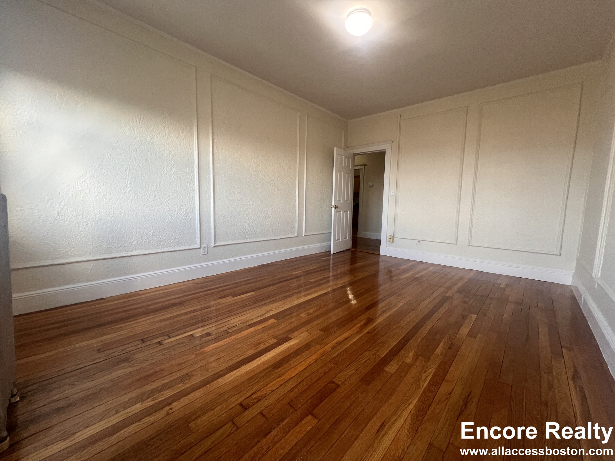 1820 Commonwealth Ave, Brighton