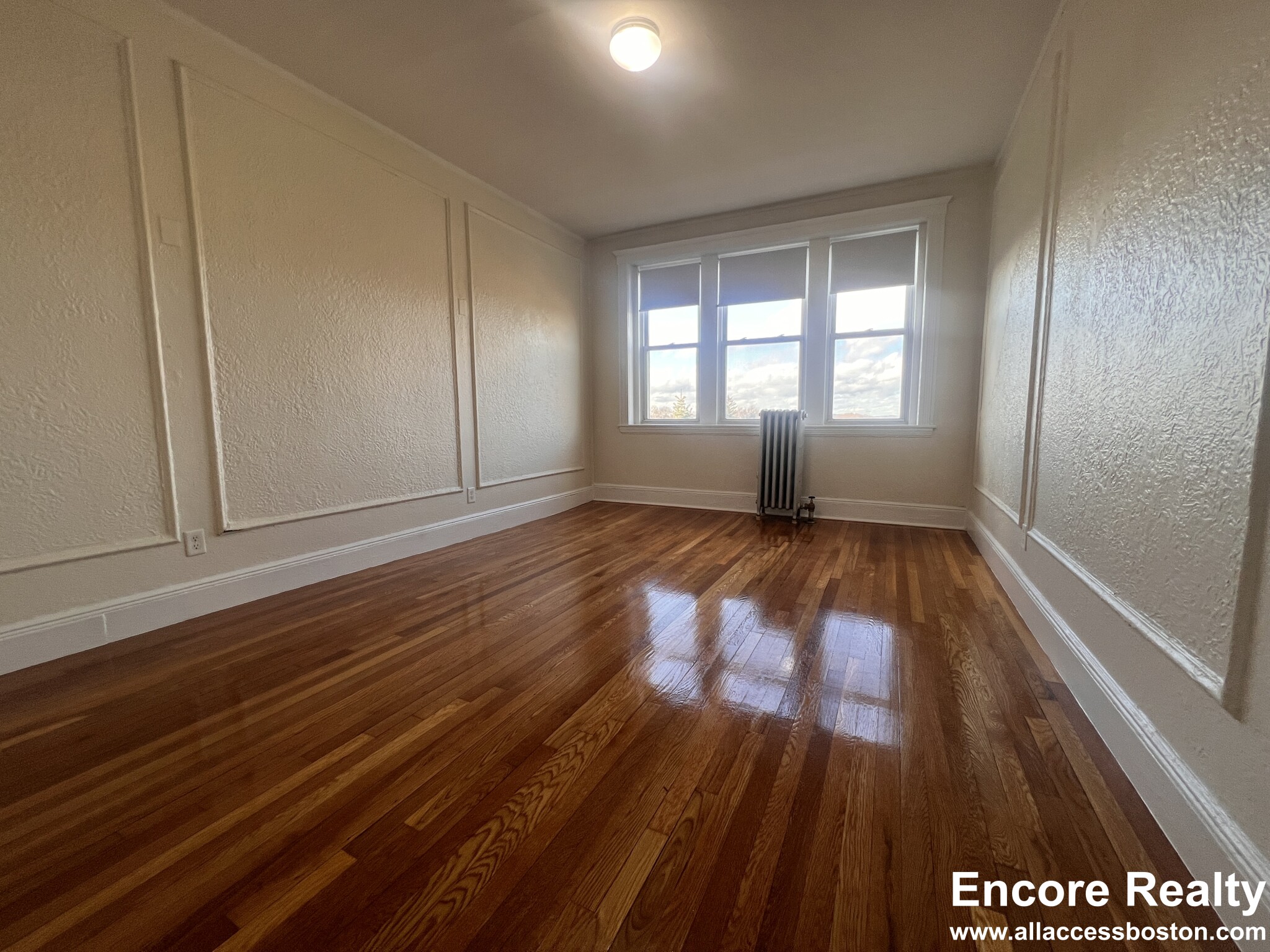 1820 Commonwealth Ave, Brighton