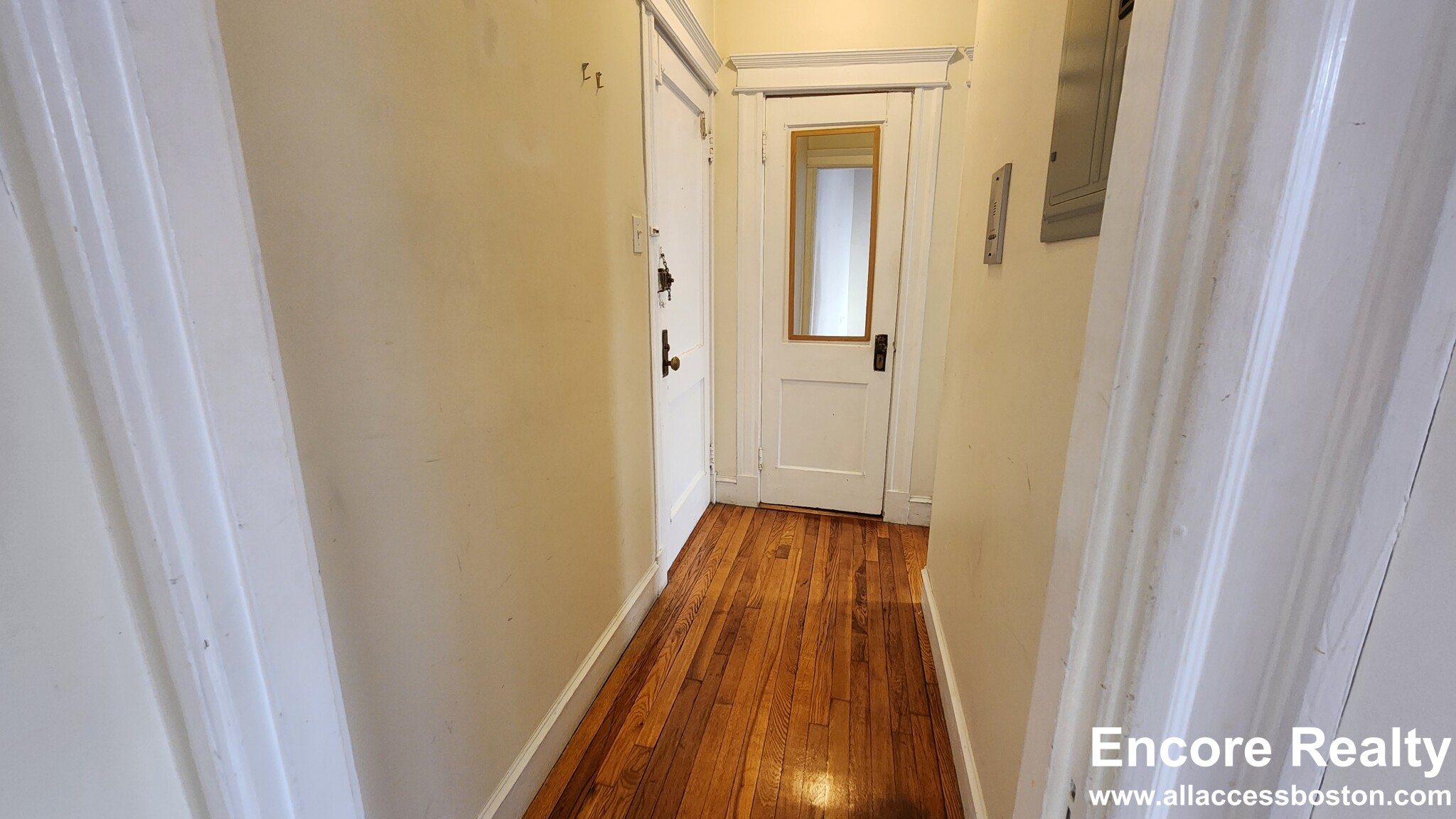 1637 Commonwealth Ave, Brighton