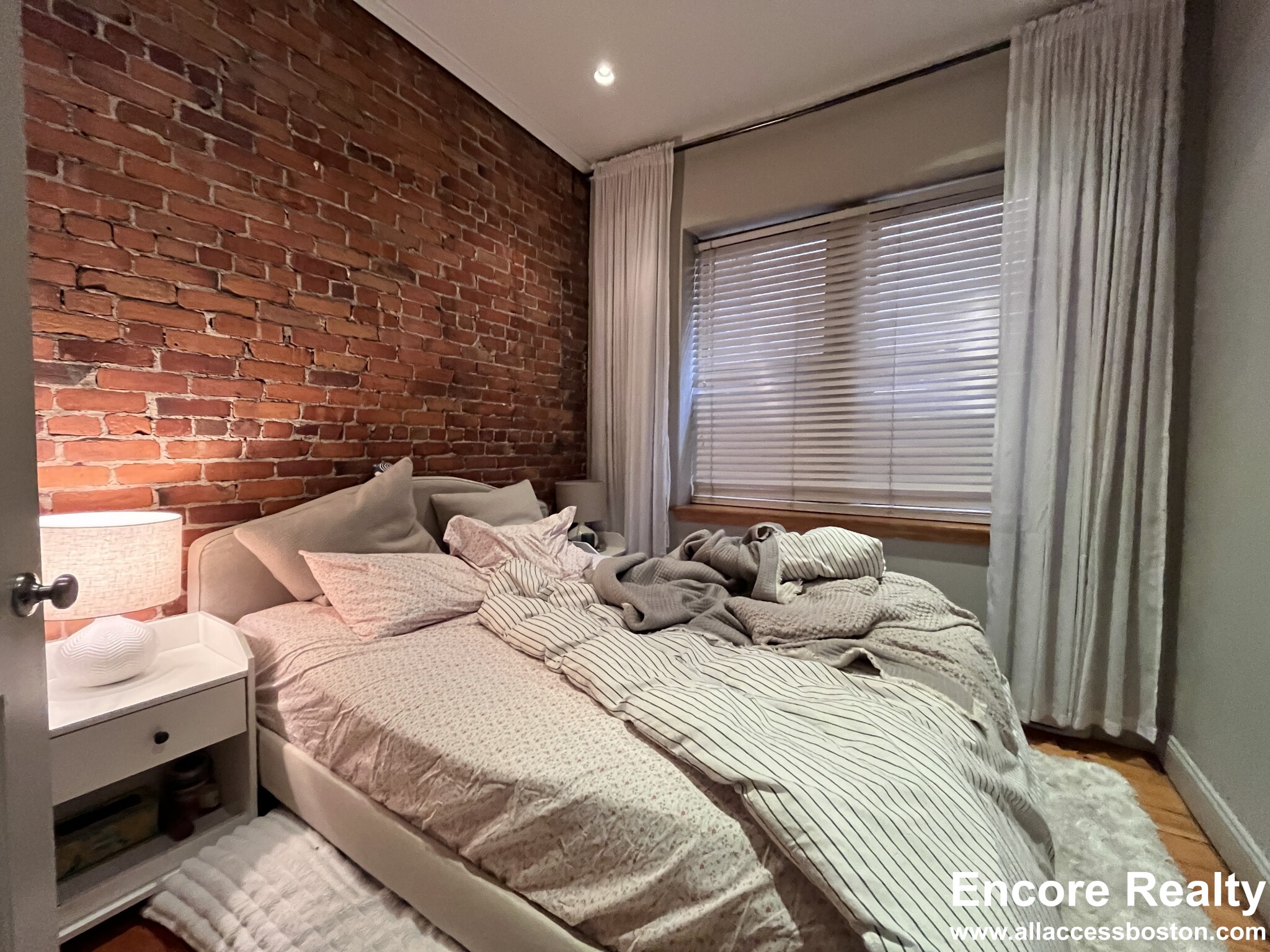 17 Garrison St, Back Bay