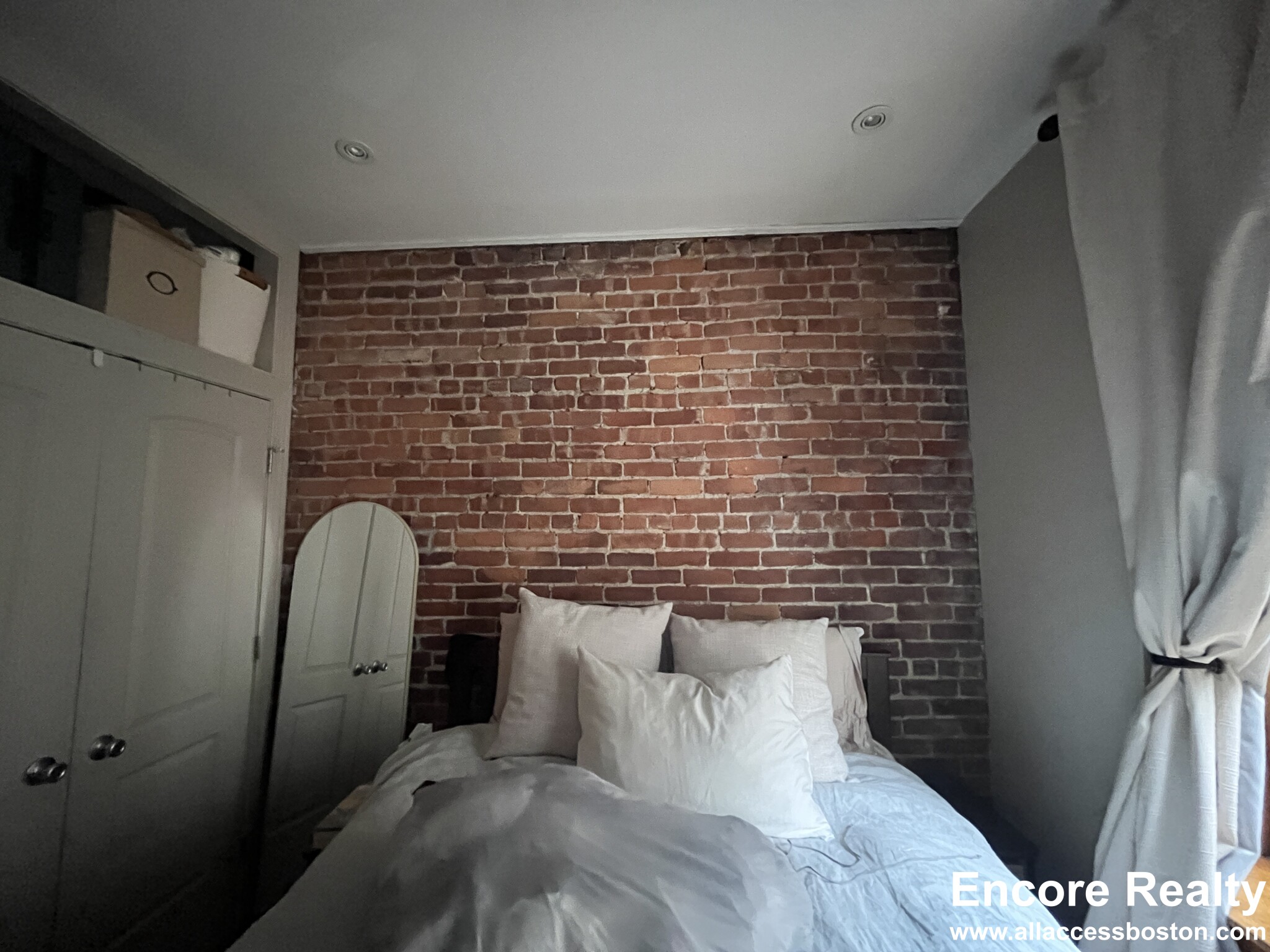 17 Garrison St, Back Bay