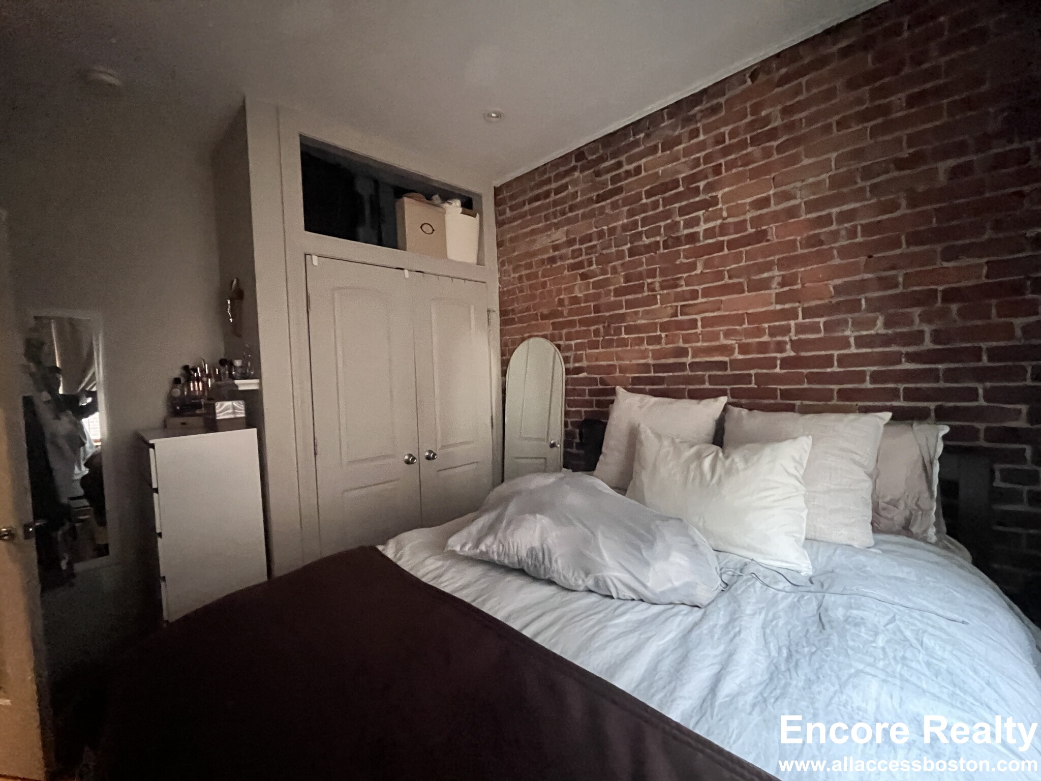 17 Garrison St, Back Bay