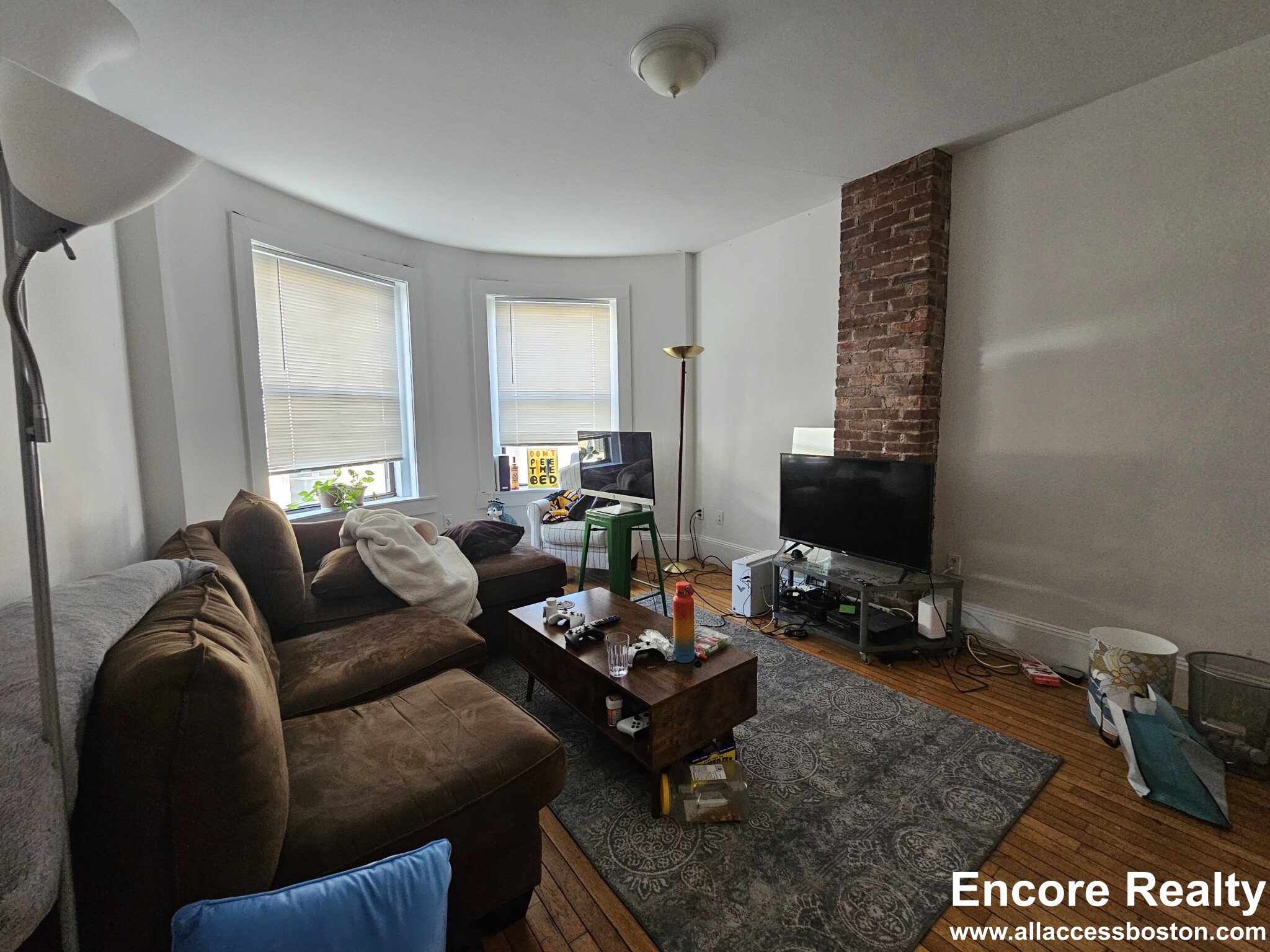 878 Huntington Ave, Mission Hill