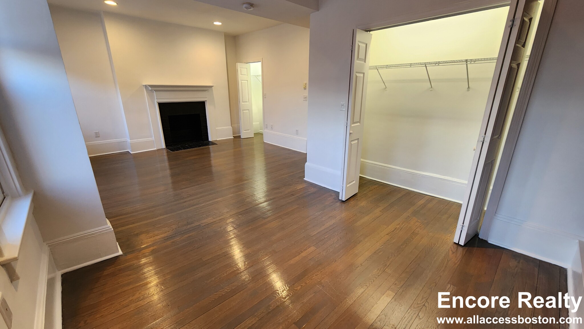 1404 Beacon St, Corey Hill