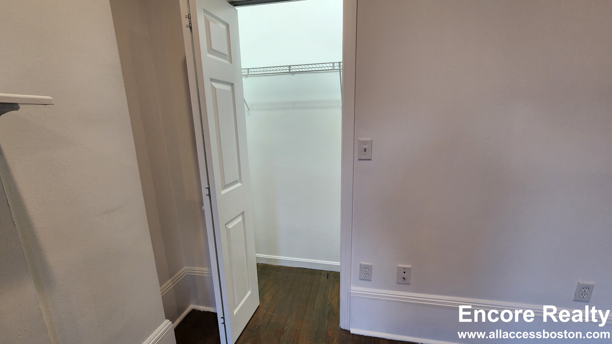 1404 Beacon St, Corey Hill