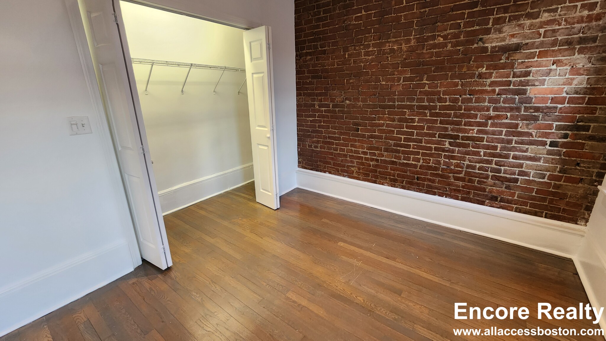 1404 Beacon St, Corey Hill