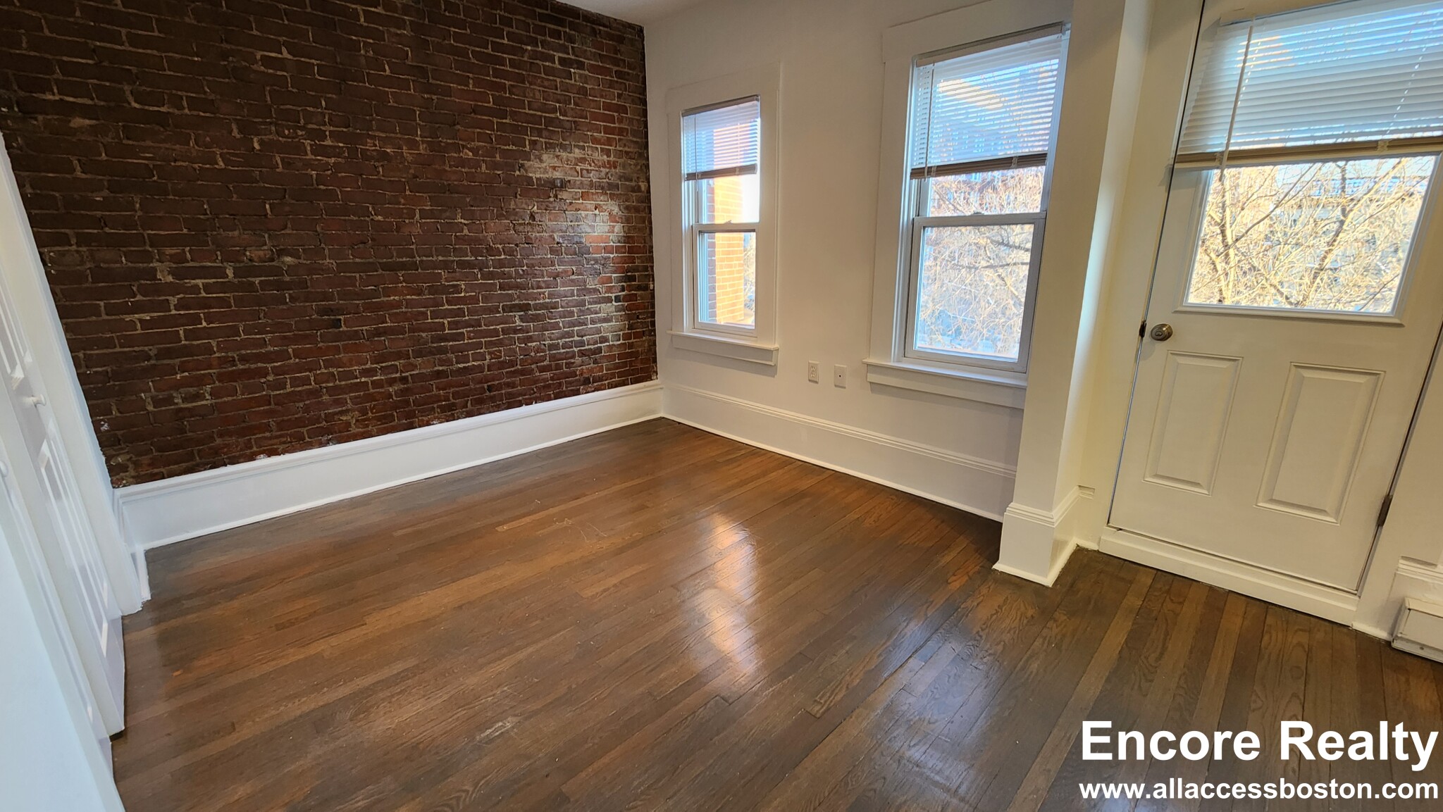 1404 Beacon St, Corey Hill