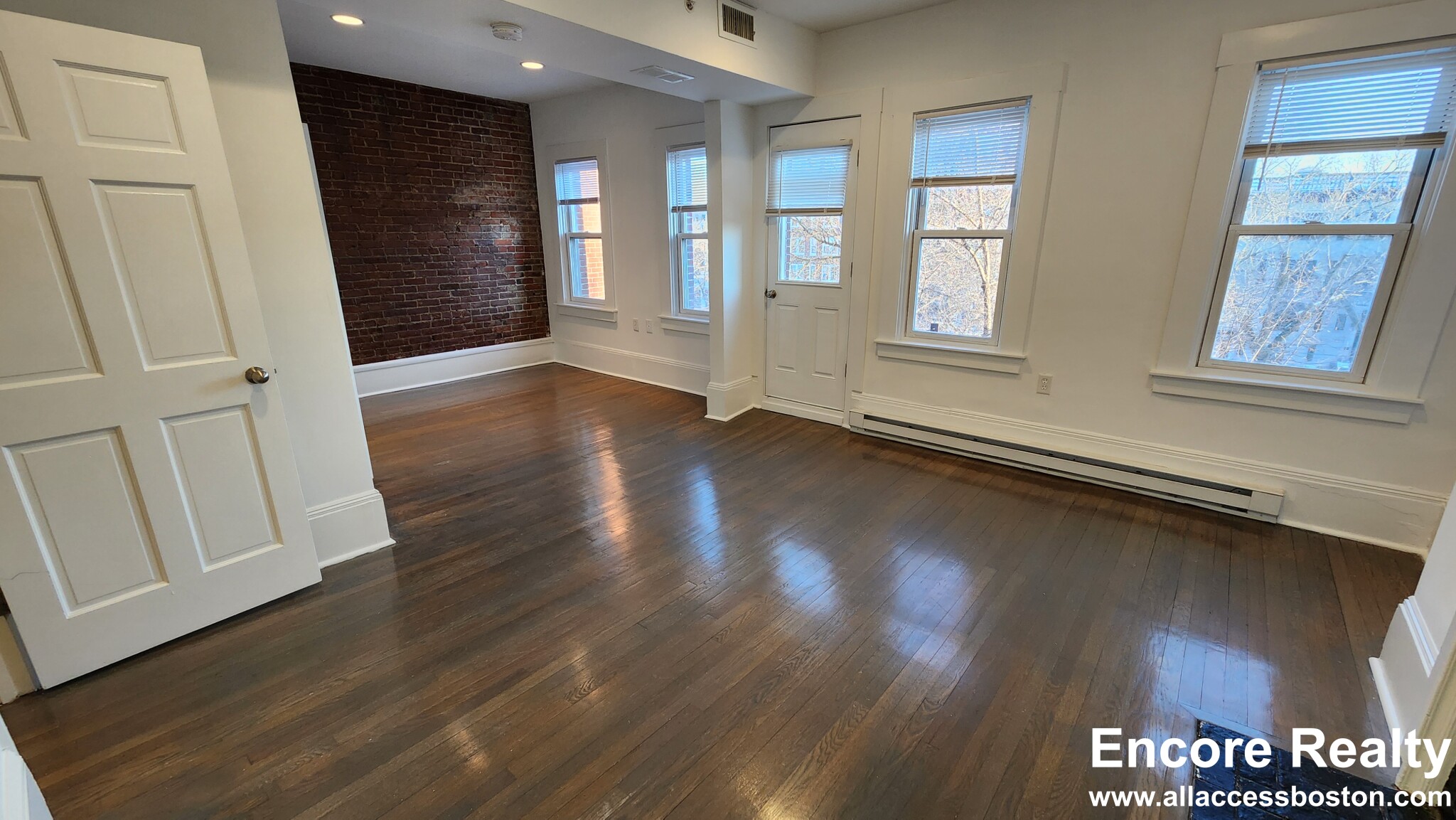 1404 Beacon St, Corey Hill