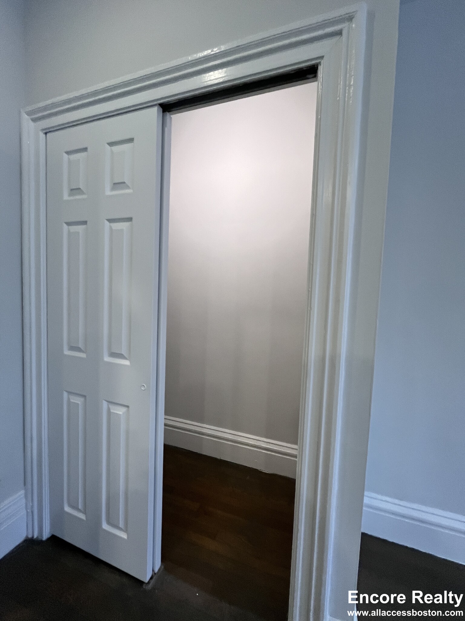 225 Newbury St, Back Bay