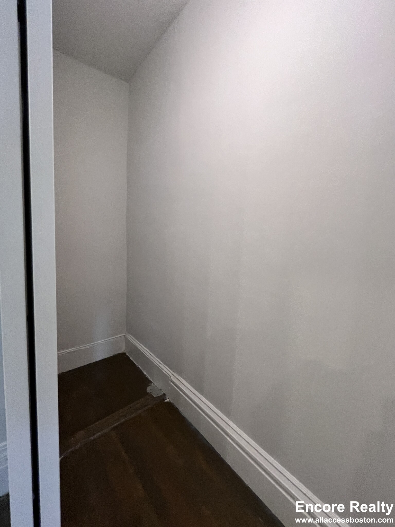 225 Newbury St, Back Bay