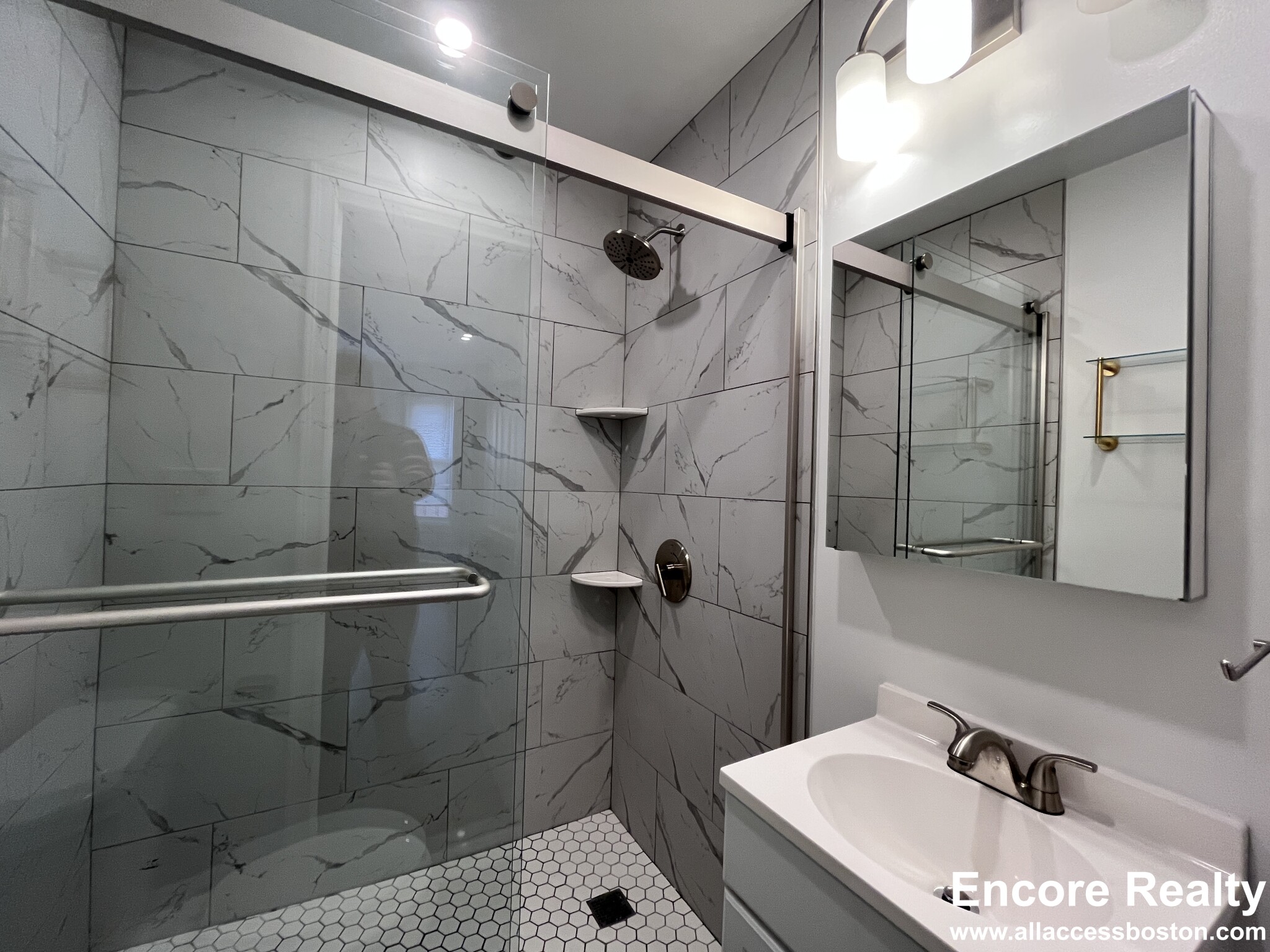 225 Newbury St, Back Bay