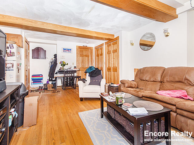 39 Charles St, Beacon Hill