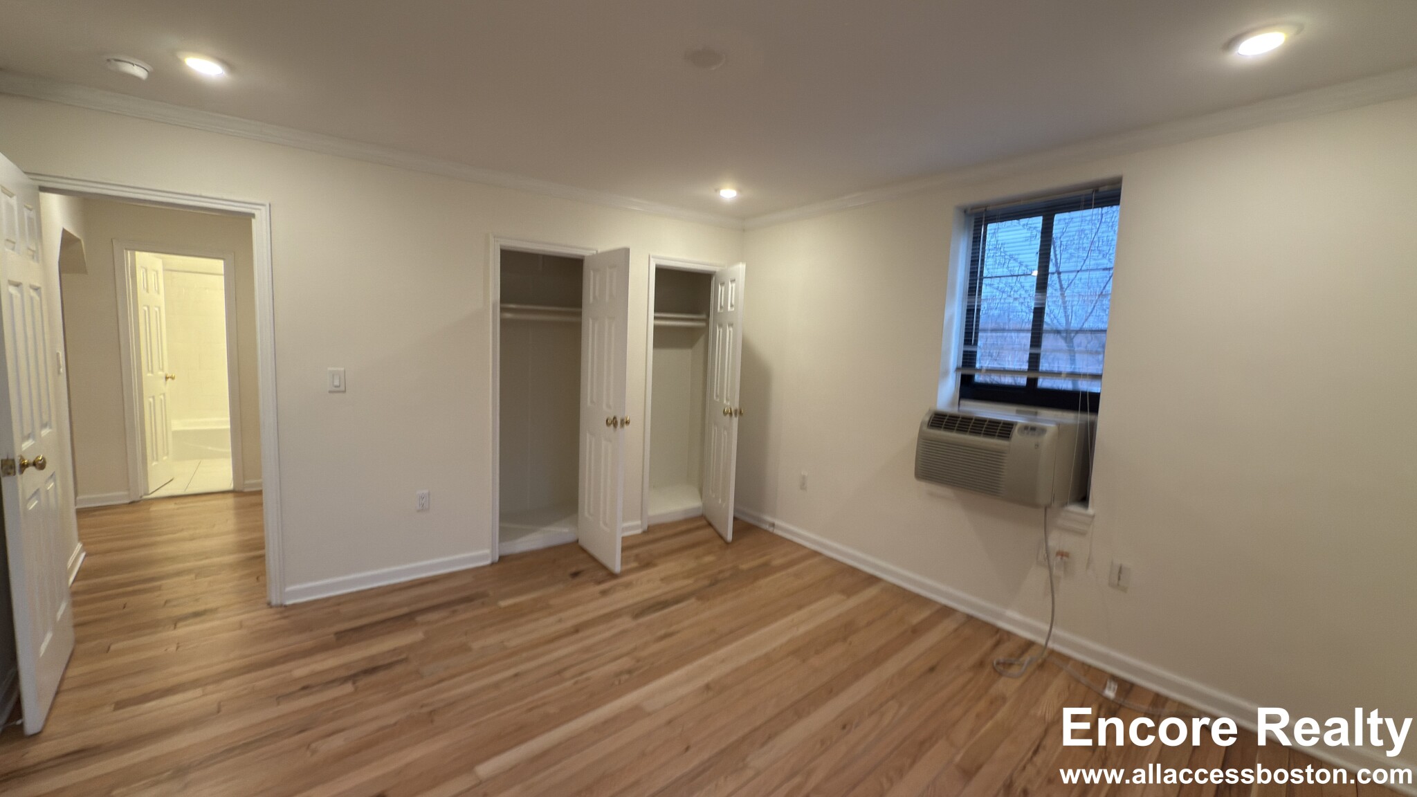 60 Brattle St, Harvard Square