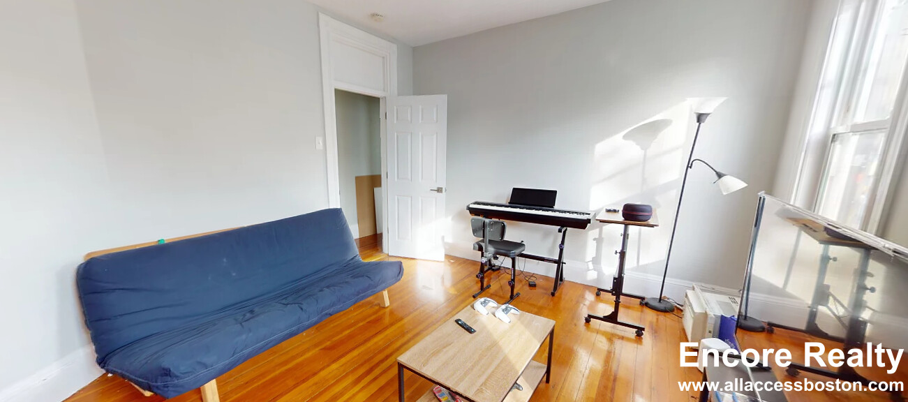 147 Columbia St, The Port