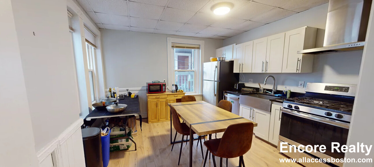 147 Columbia St, The Port