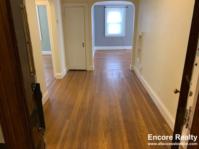 2045 Commonwealth Ave, Brighton