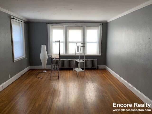 2045 Commonwealth Ave, Brighton