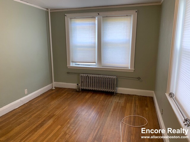 2045 Commonwealth Ave, Brighton