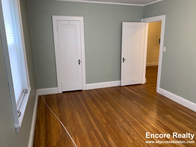 2045 Commonwealth Ave, Brighton