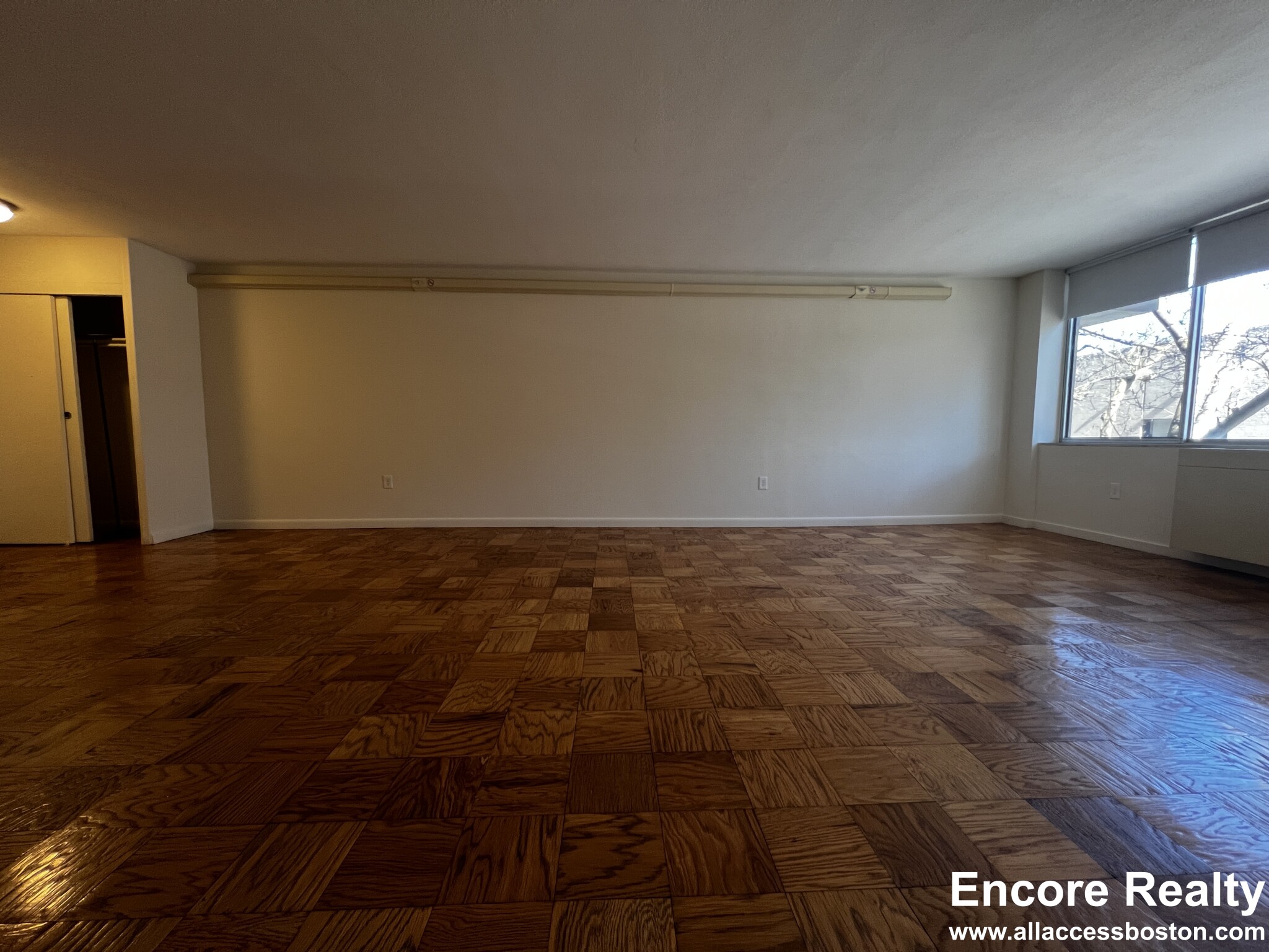 101 Monmouth St, Longwood