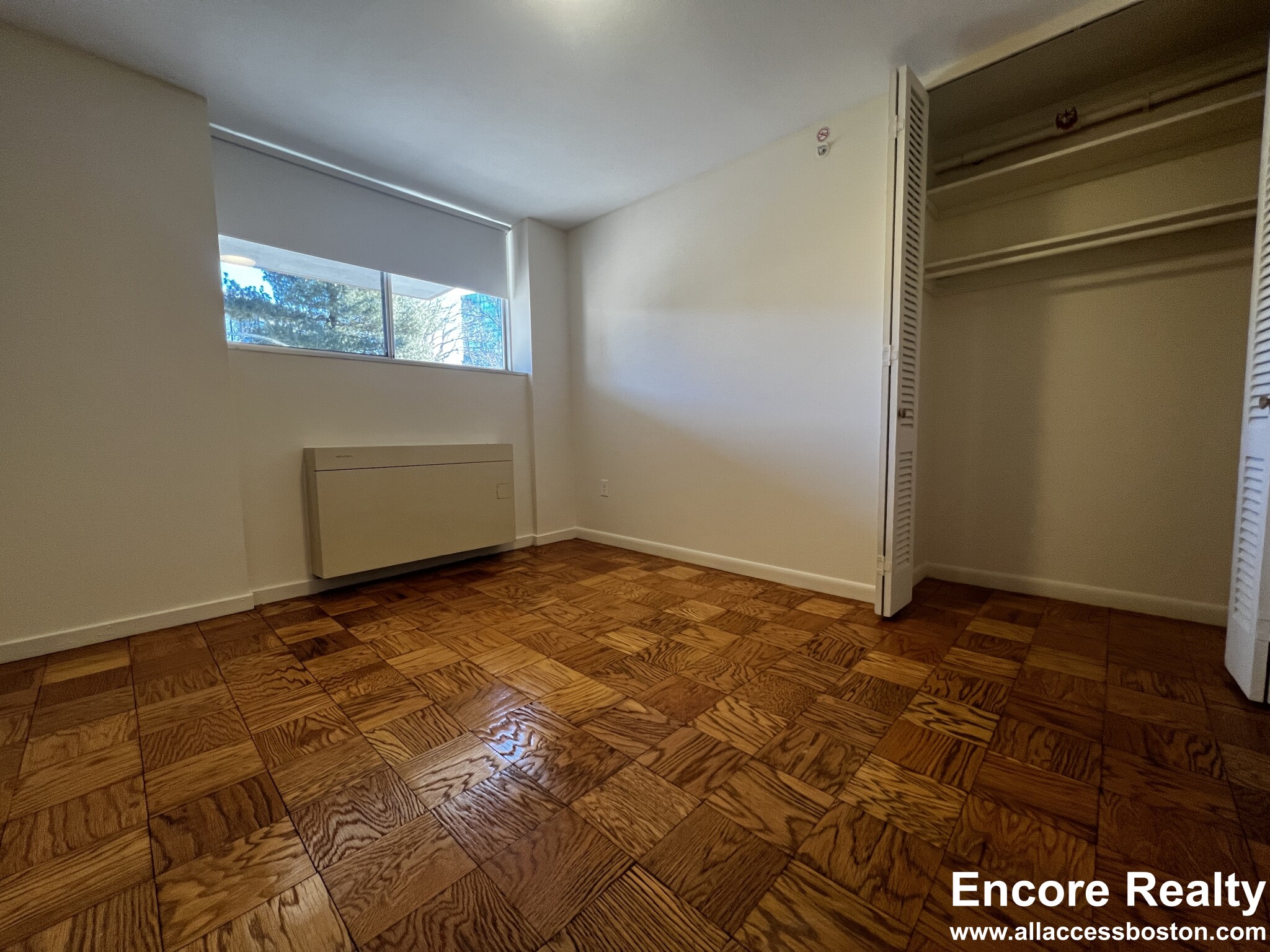 101 Monmouth St, Longwood