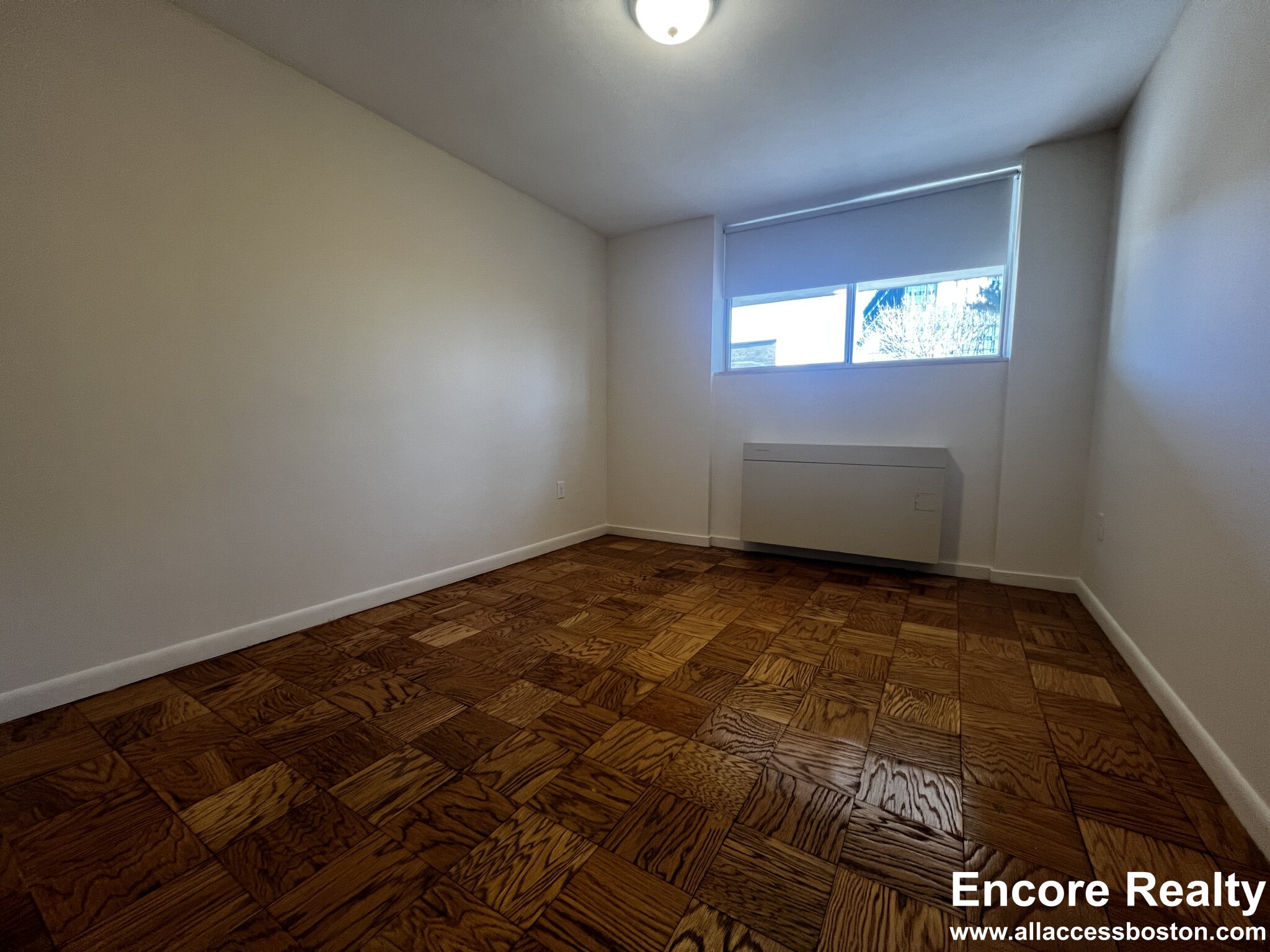 101 Monmouth St, Longwood