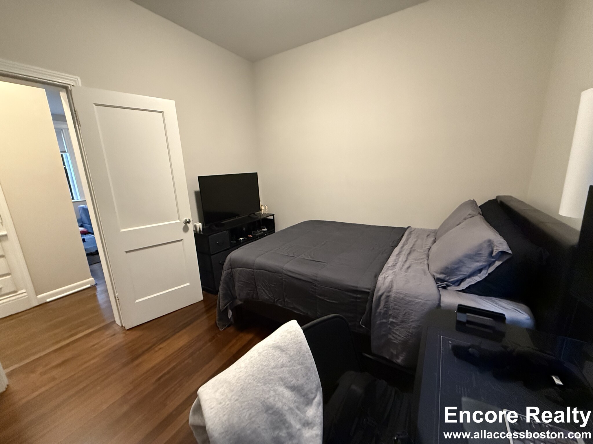 11 Stearns Rd, Coolidge Corner