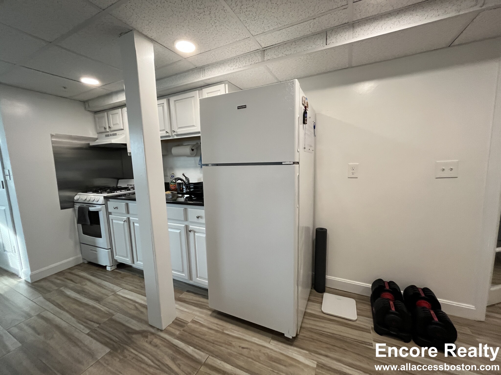 376 Riverway, Mission Hill