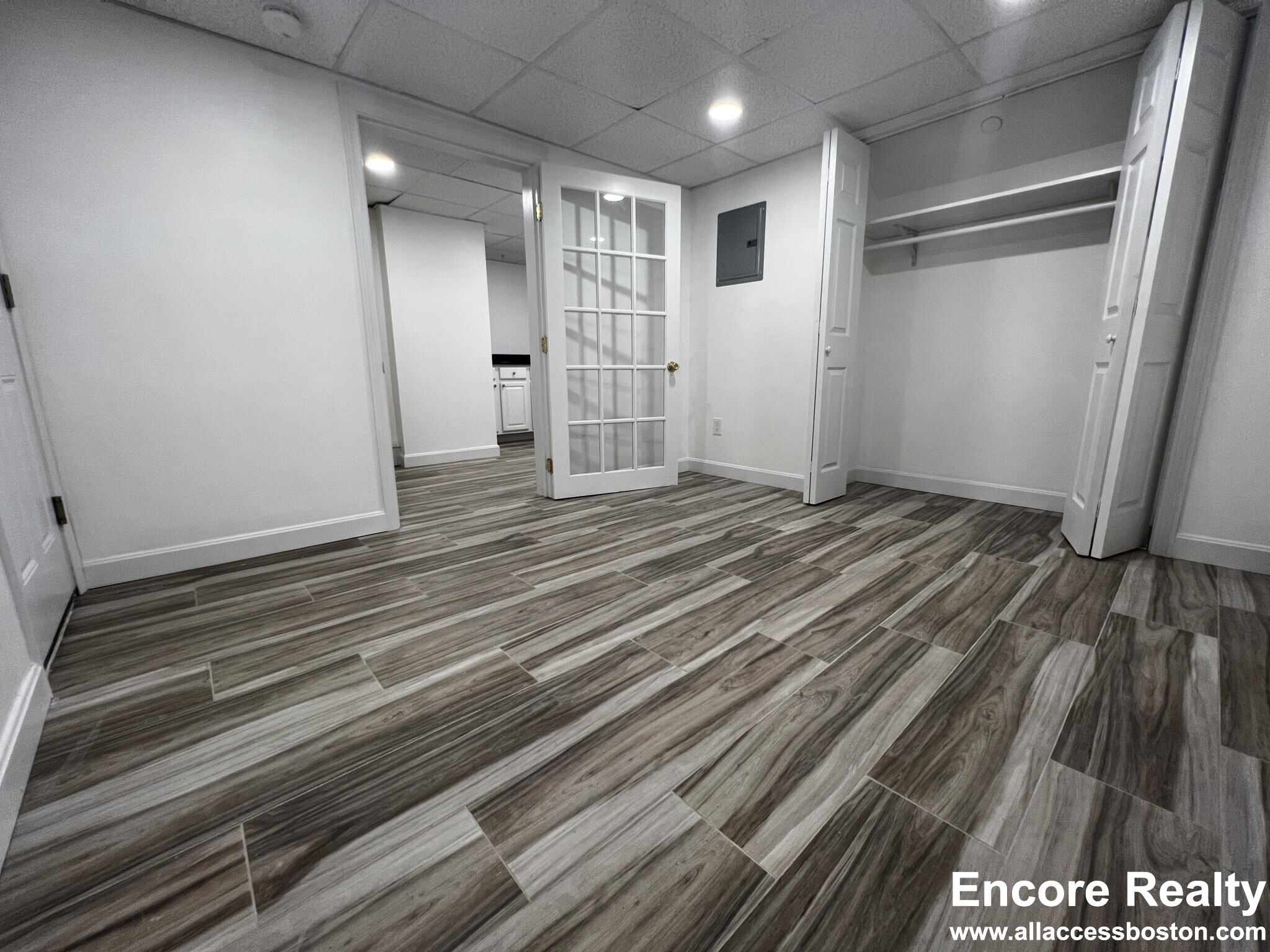 376 Riverway, Mission Hill