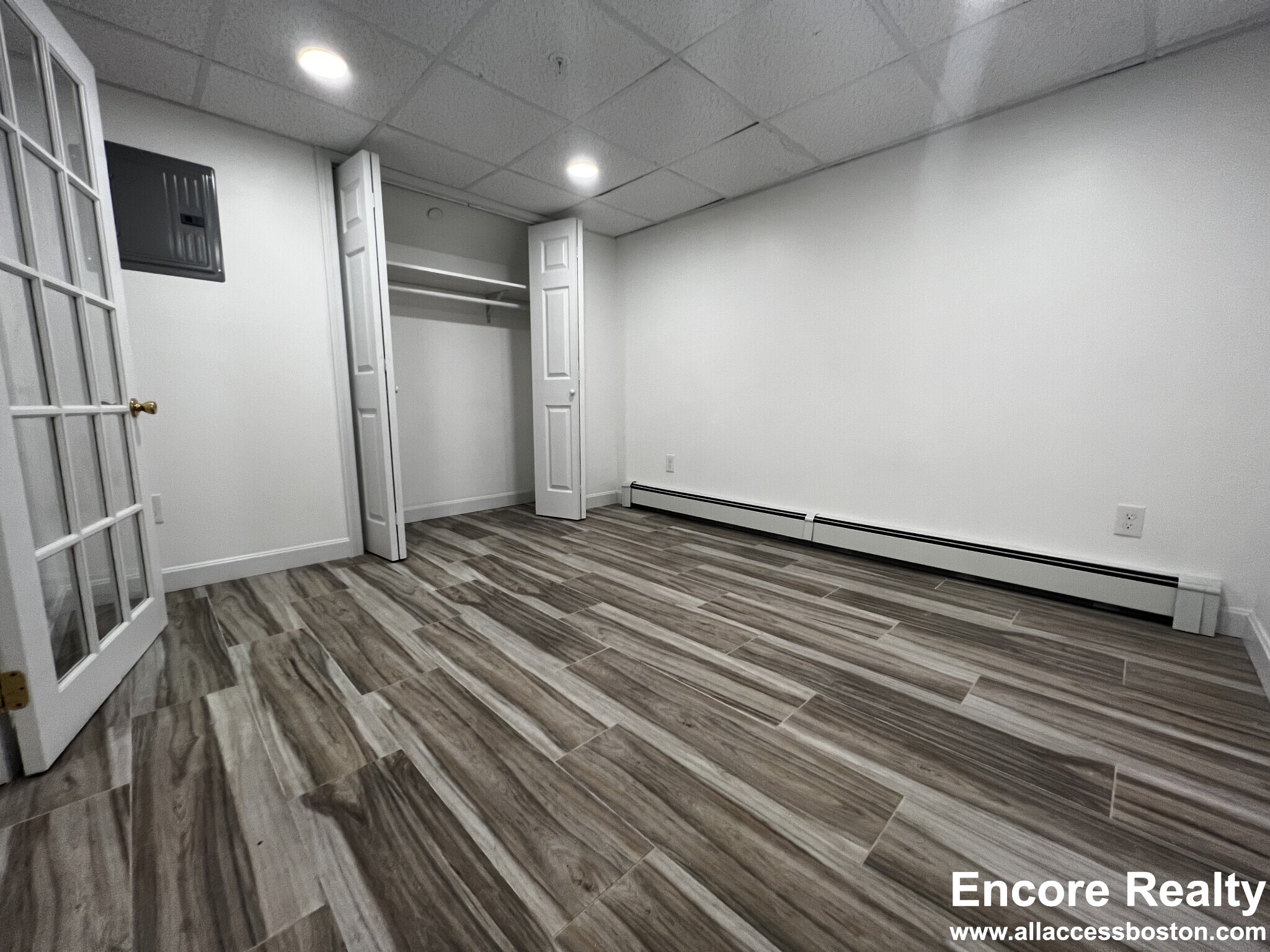 376 Riverway, Mission Hill