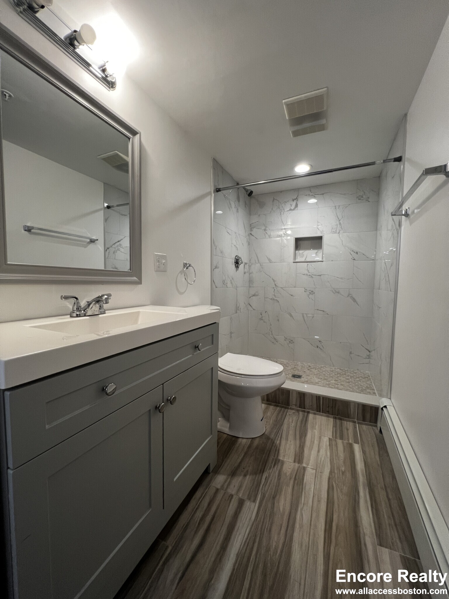 376 Riverway, Mission Hill