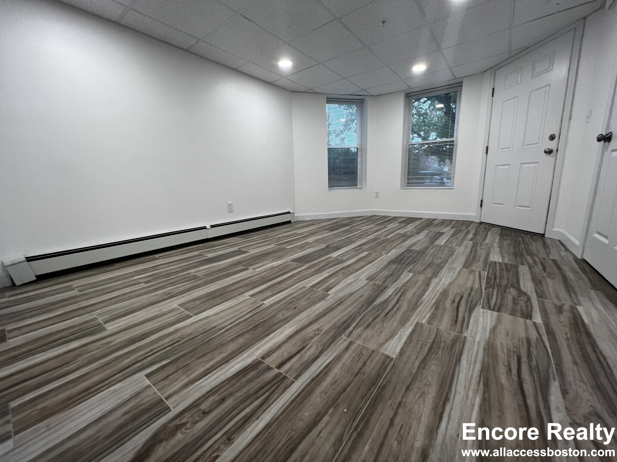 376 Riverway, Mission Hill