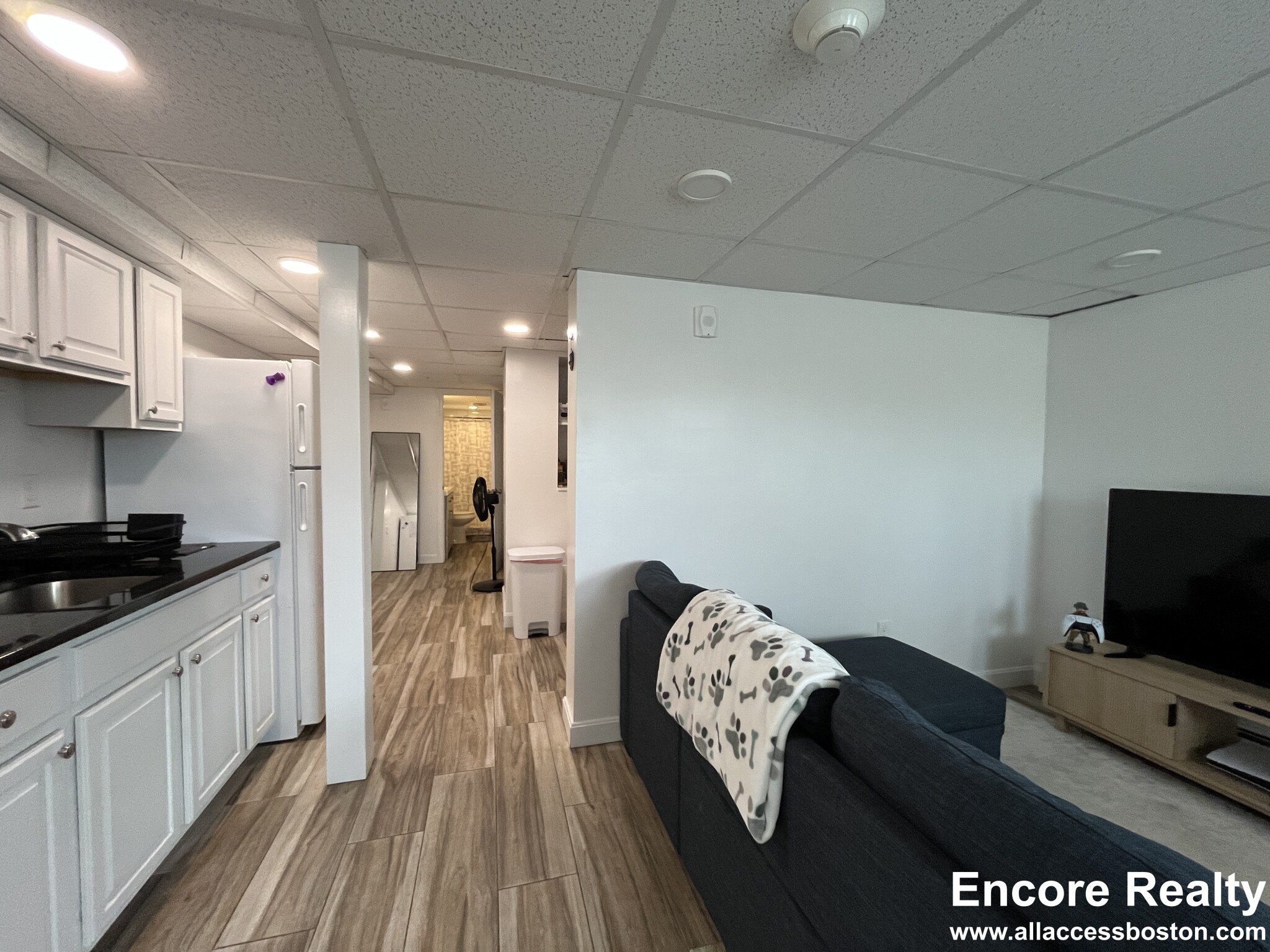 376 Riverway, Mission Hill