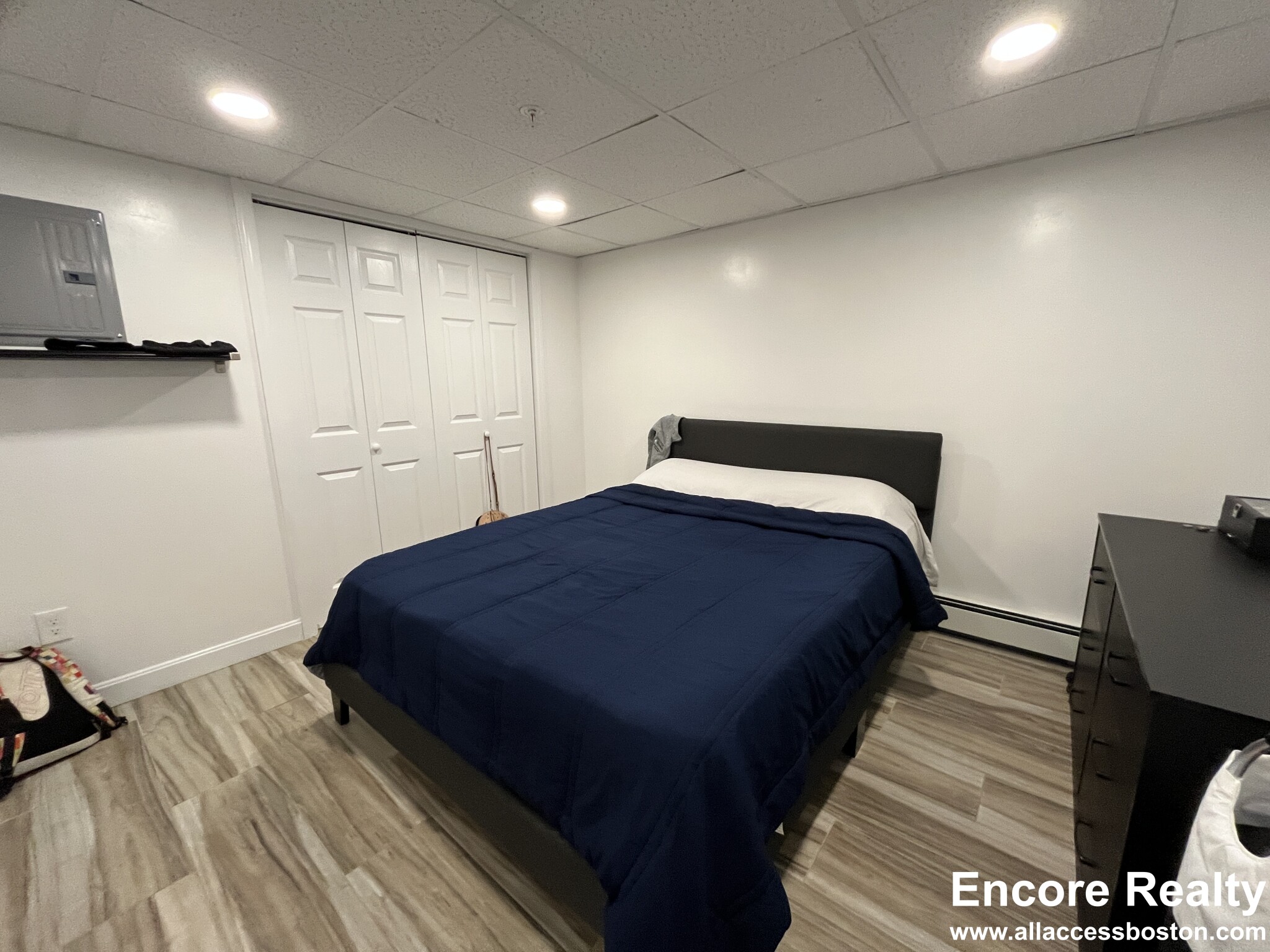 376 Riverway, Mission Hill