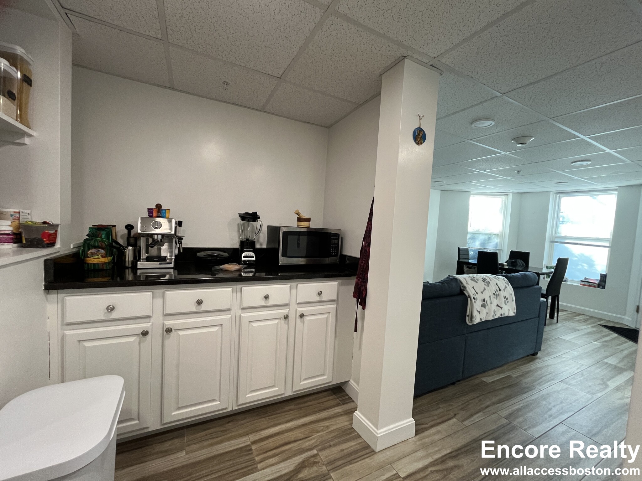 376 Riverway, Mission Hill