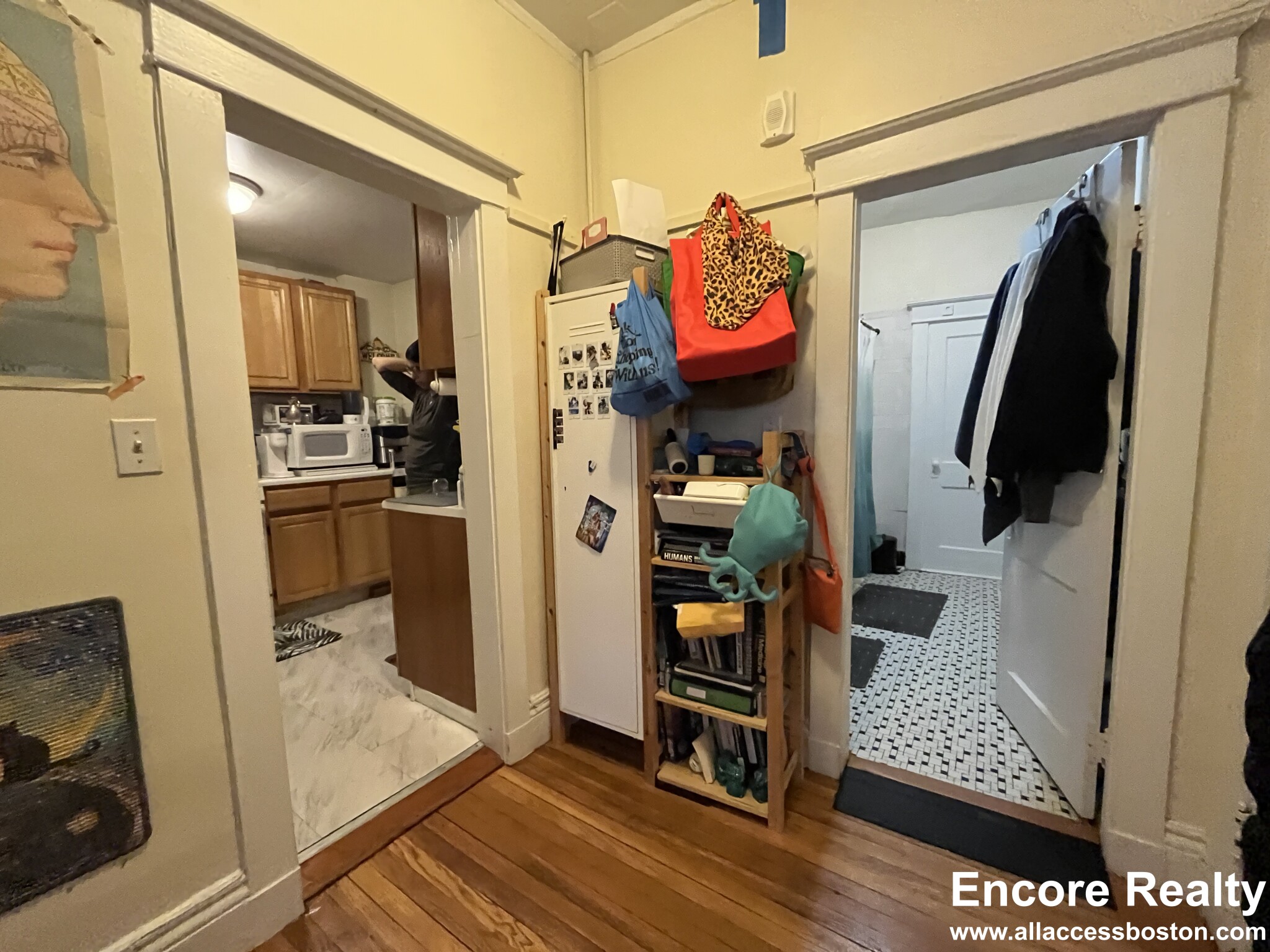 376 Riverway, Mission Hill