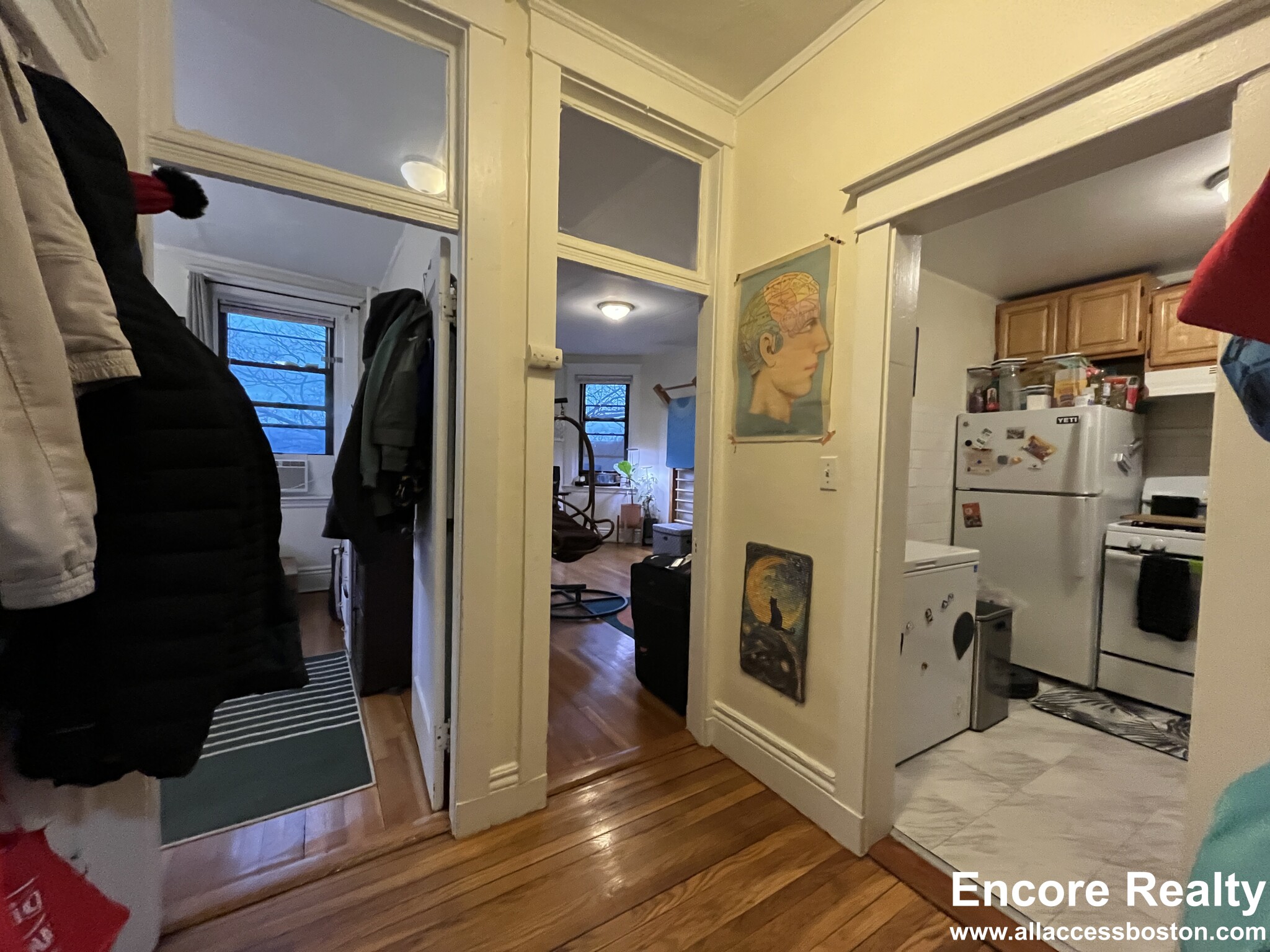 376 Riverway, Mission Hill